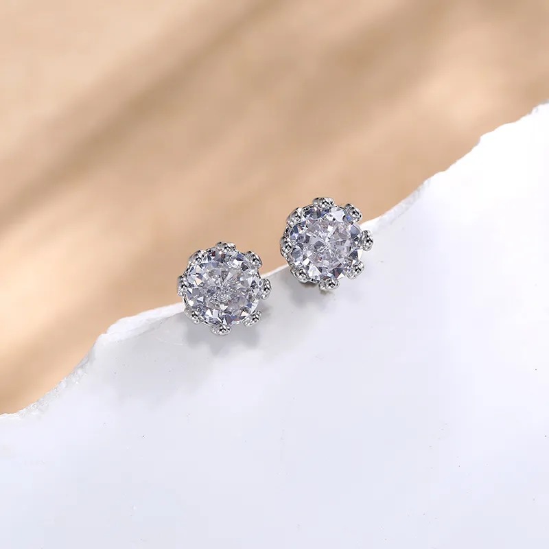 Crown Zircon Stud Earrings: Simple temperament, can be worn by men and women - Montreal Local Stock